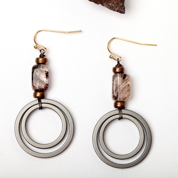 Natural stone and hematite earrings - Picture 1 of 4